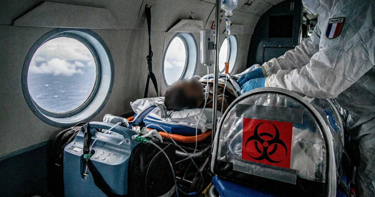 French Cruise Evacuee Shows Hantavirus Symptoms During Airlift