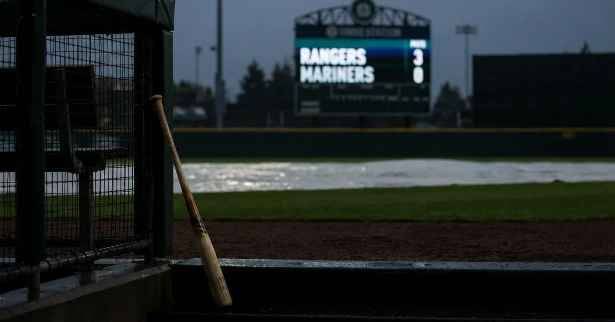 Mariners Offense Stalls in 3-0 Loss to Rangers