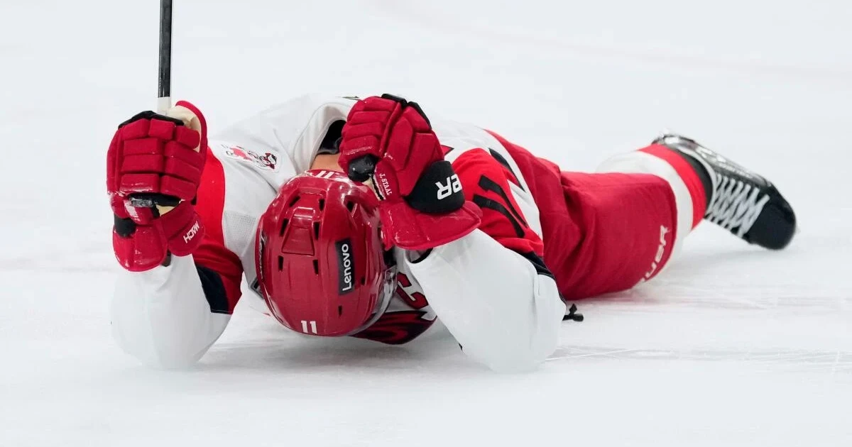 Hurricanes top Golden Knights in Game 4, even Stanley Cup Final 2-2