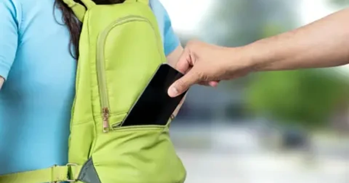 Met chief urges law to force firms to publish stolen phone data
