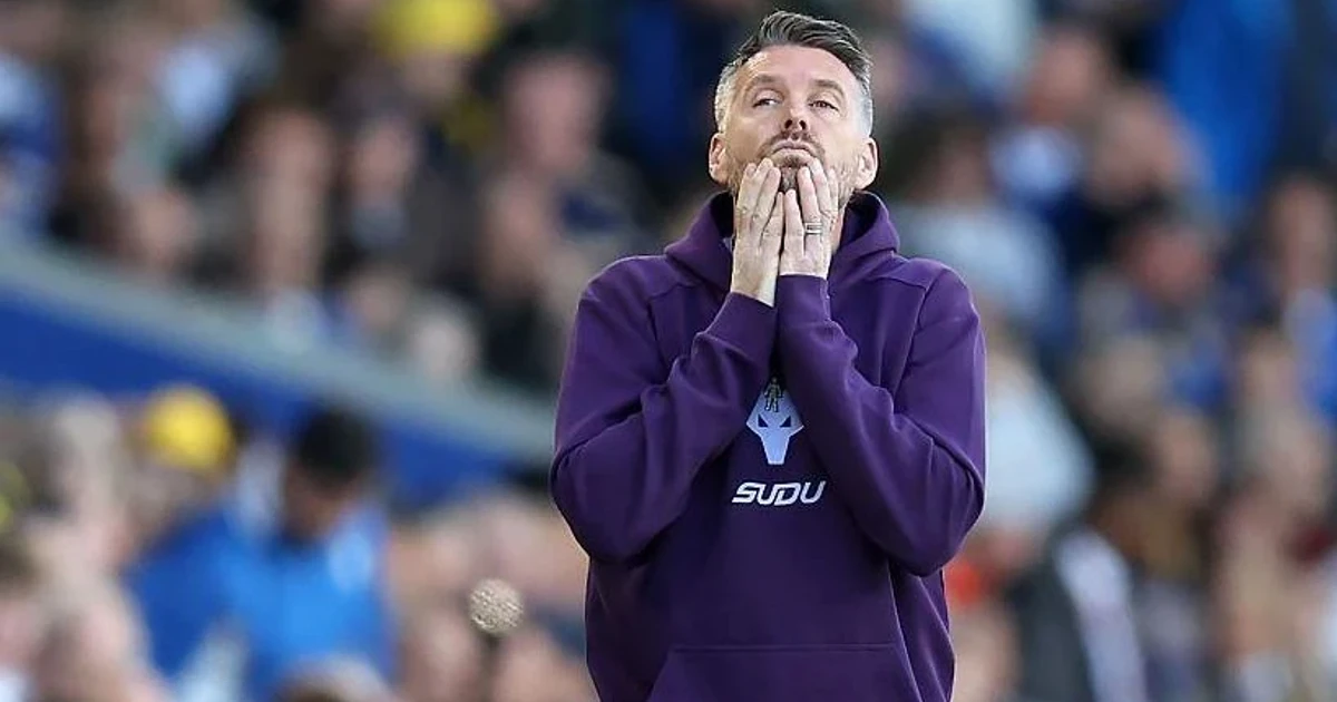Wolves sack Rob Edwards seven months into troubled return