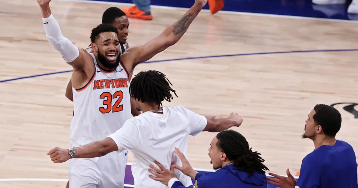 Knicks erase 29-point deficit, beat Spurs in Finals Game 4