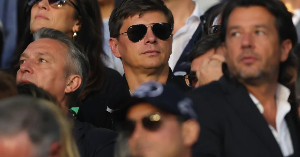 Andréi Arshavin pasa inadvertido en la inauguración del Mundial en México