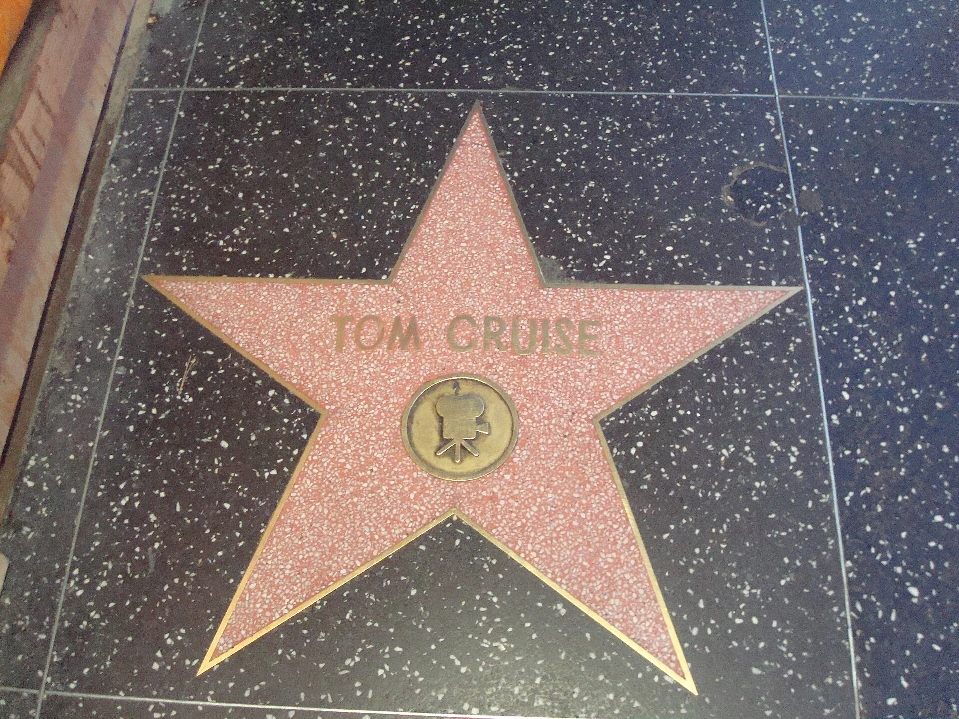 Tom Cruise — Wikimedia Commons