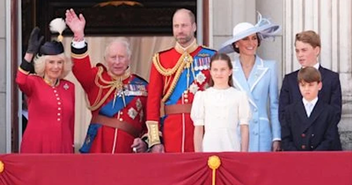 Royal family watches RAF flypast at Trooping the Colour farewell