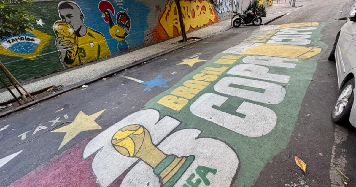 Rio streets revive World Cup spirit with colorful neighborhood murals