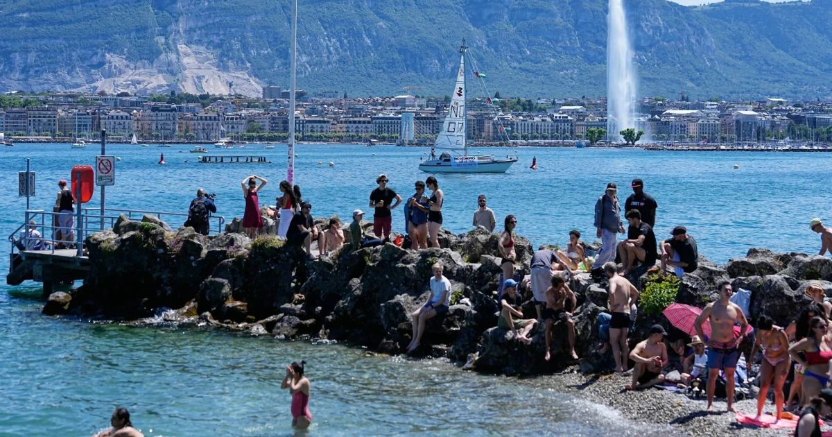 Thousands protest G7 in Geneva as summit opens in France