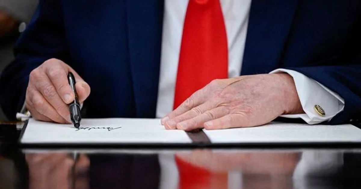 Trump loses ground with rural voters as costs and Iran war bite