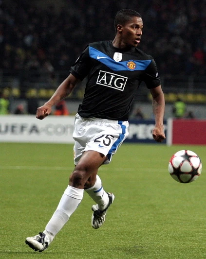 Antonio Valencia — Wikimedia Commons