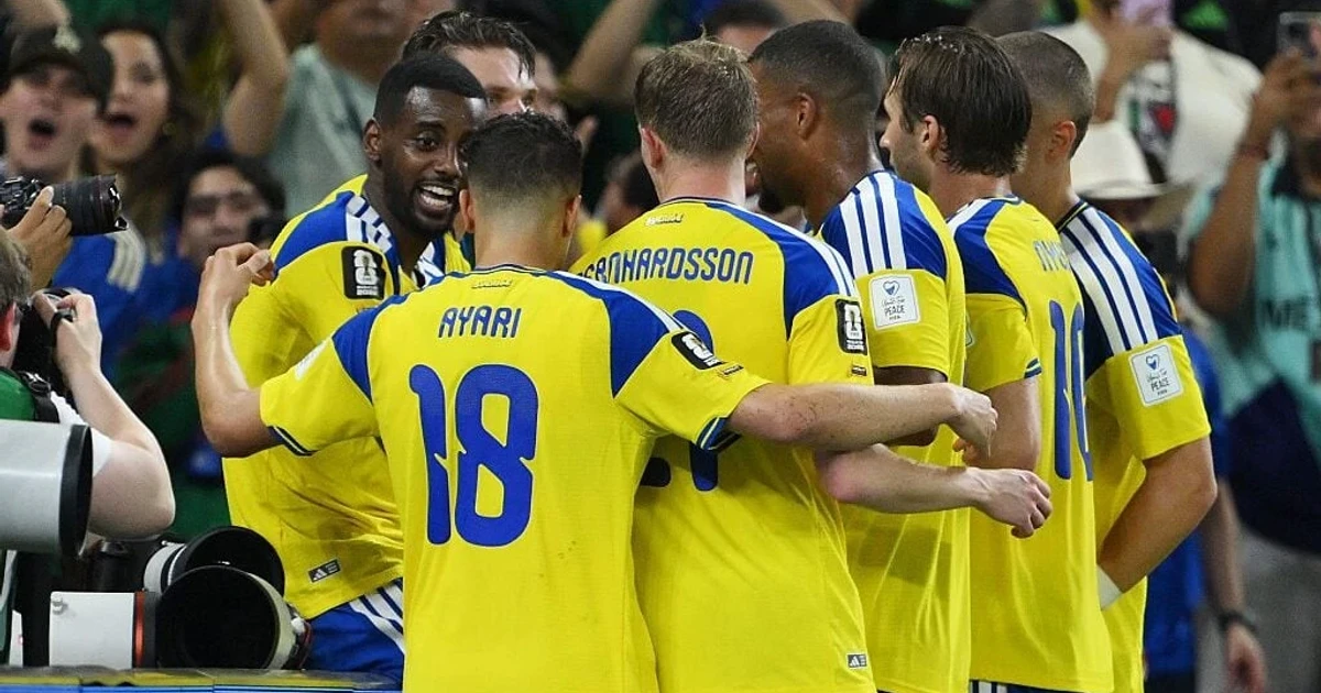 Gyökeres scores first World Cup goal as Sweden routs Tunisia 5-1