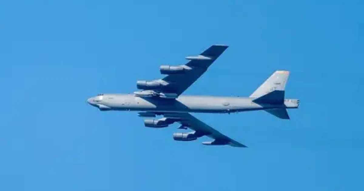 B-52 bomber crashes shortly after takeoff at Edwards Air Force Base