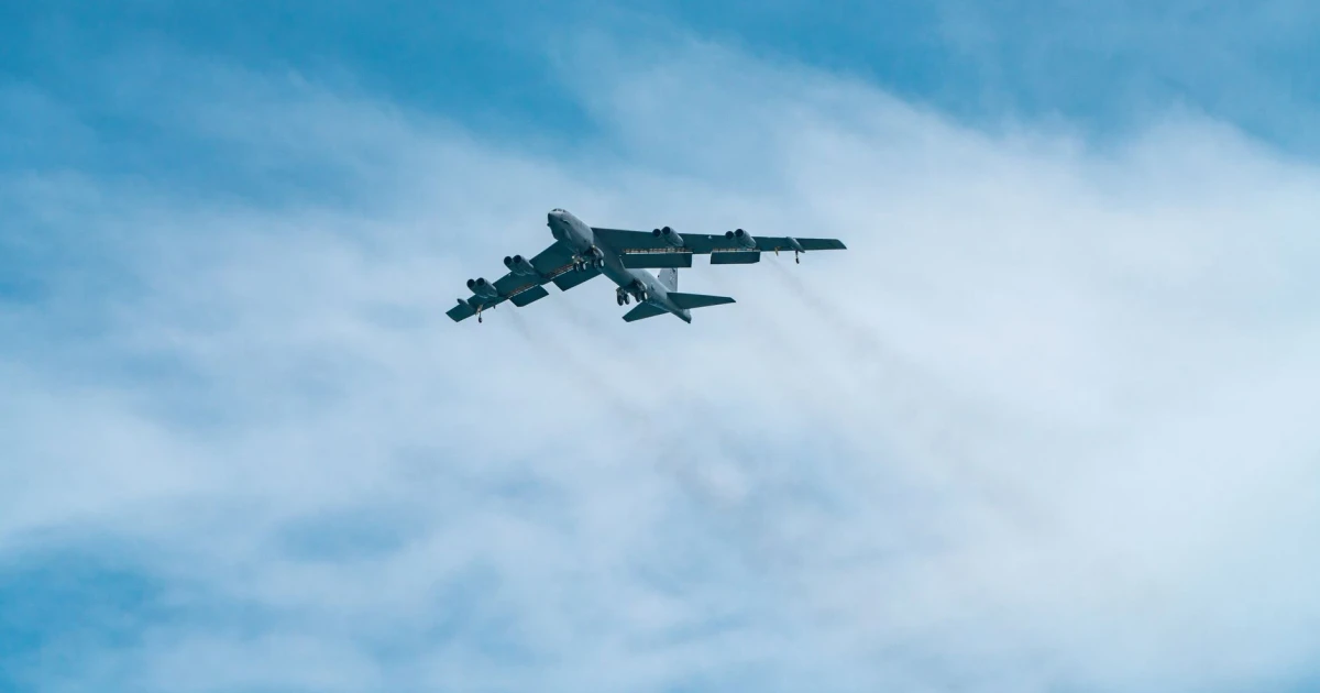 U.S. Air Force B-52 crashes after takeoff at Edwards Air Force Base
