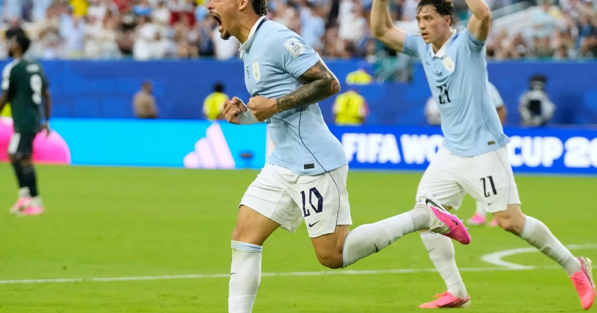 Uruguay held by Saudi Arabia in World Cup opener, 1-1