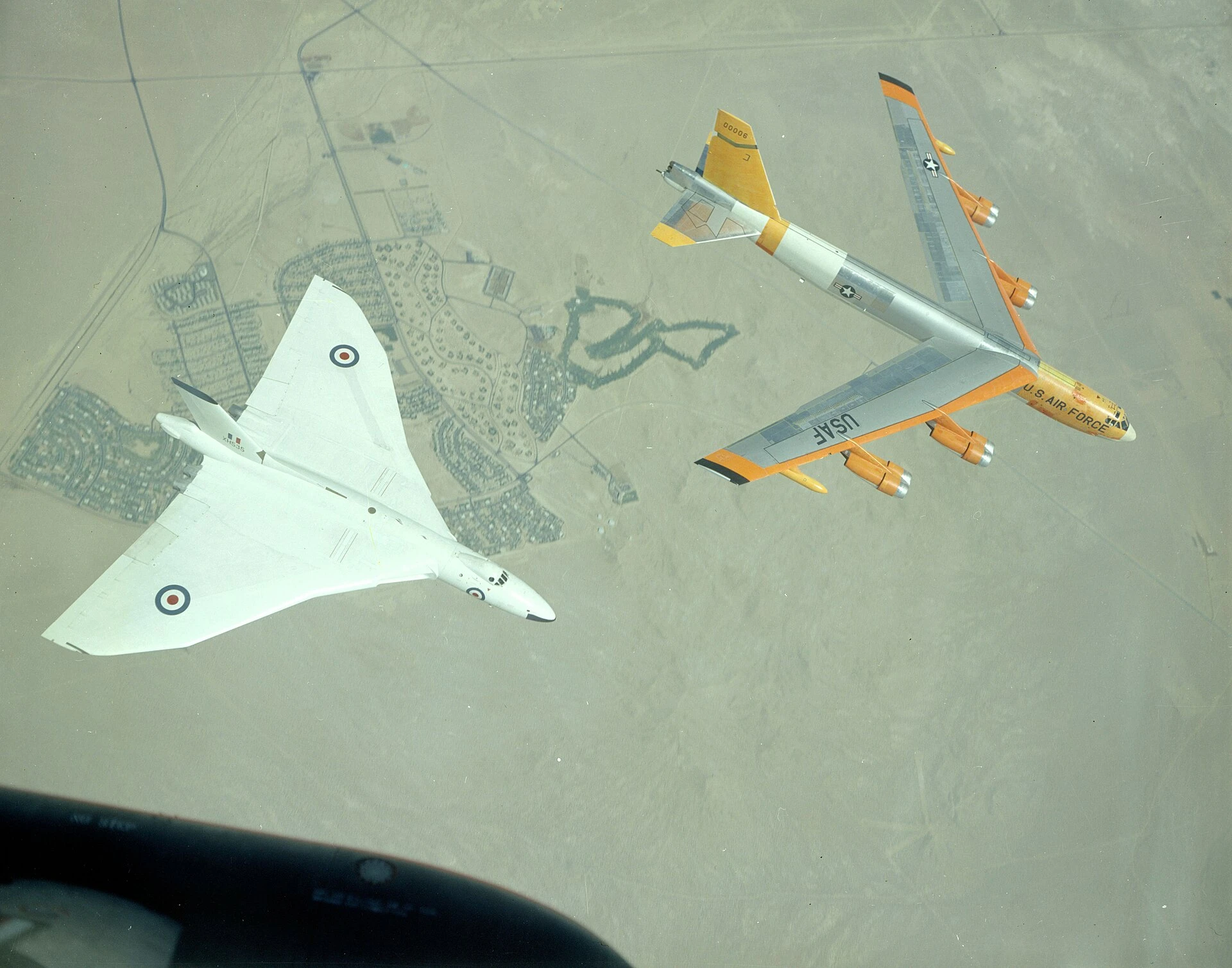 B-52 Stratofortress — Wikimedia Commons