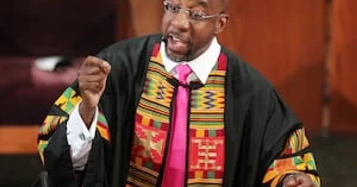 Warnock urges Congress to assert war powers, defend voting rights