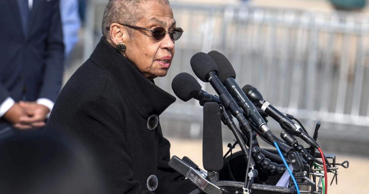 Washington, D.C. voters choose new mayor and delegate in primary