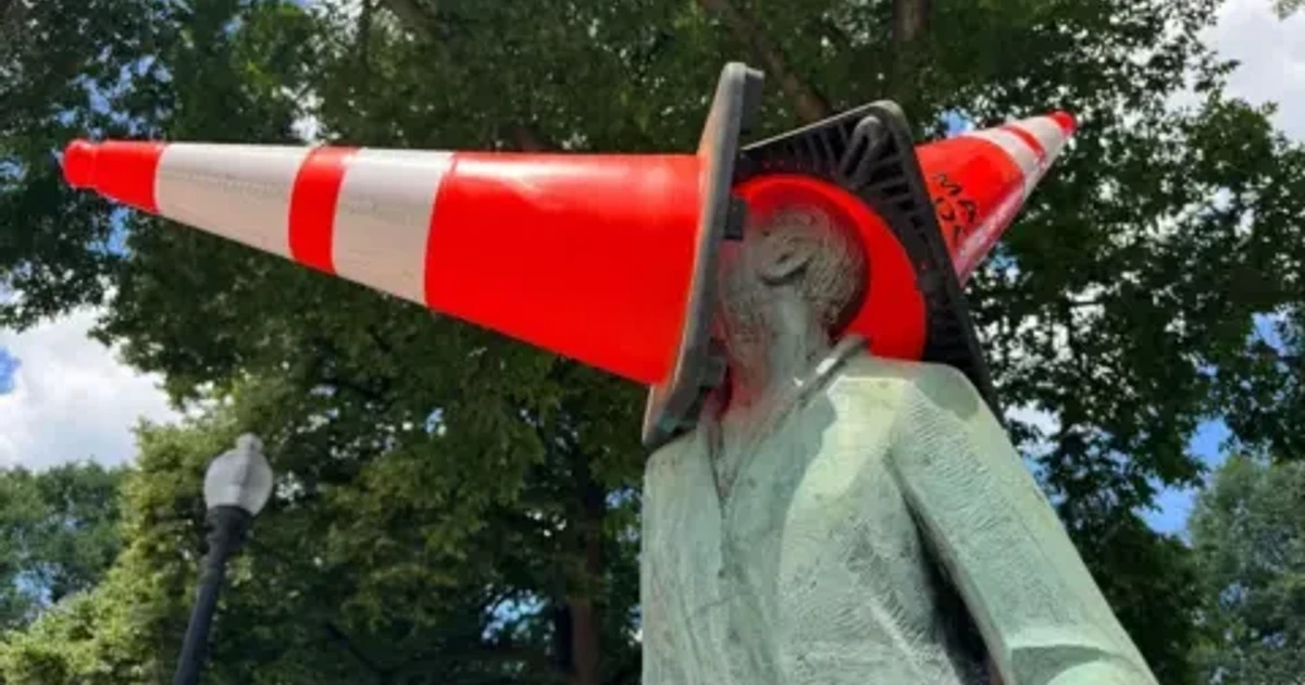 Scotland fans bring Glasgow cone prank to Boston statues