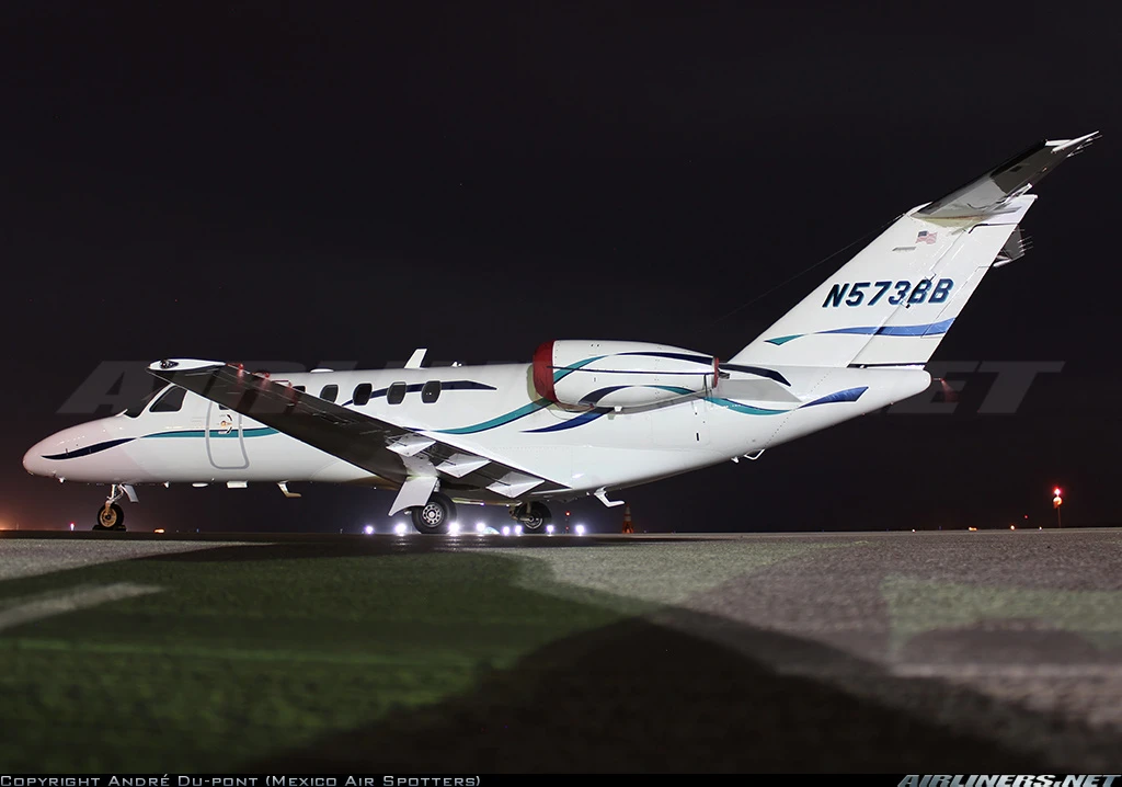 NetJets — Wikimedia Commons