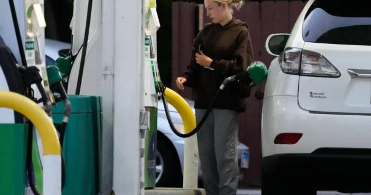 U.S. gas prices fall below $4 a gallon for first time since March