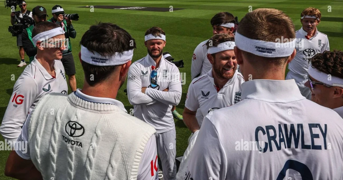 Duckett run out as England trail New Zealand at The Oval