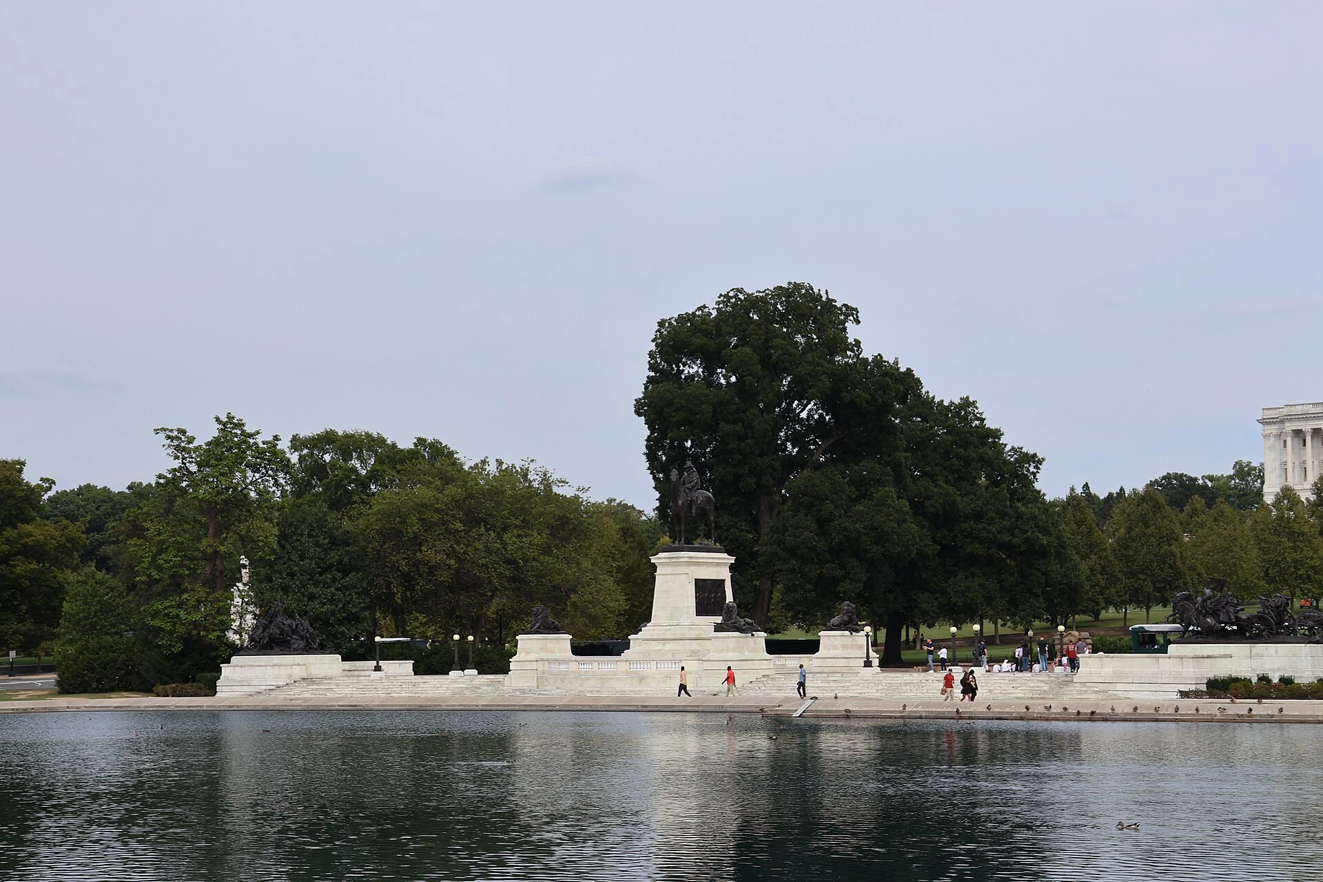 Reflecting Pool — Wikimedia Commons