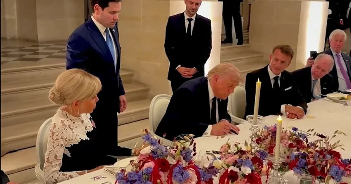 Trump says Iran should have ballistic missiles as talks continue