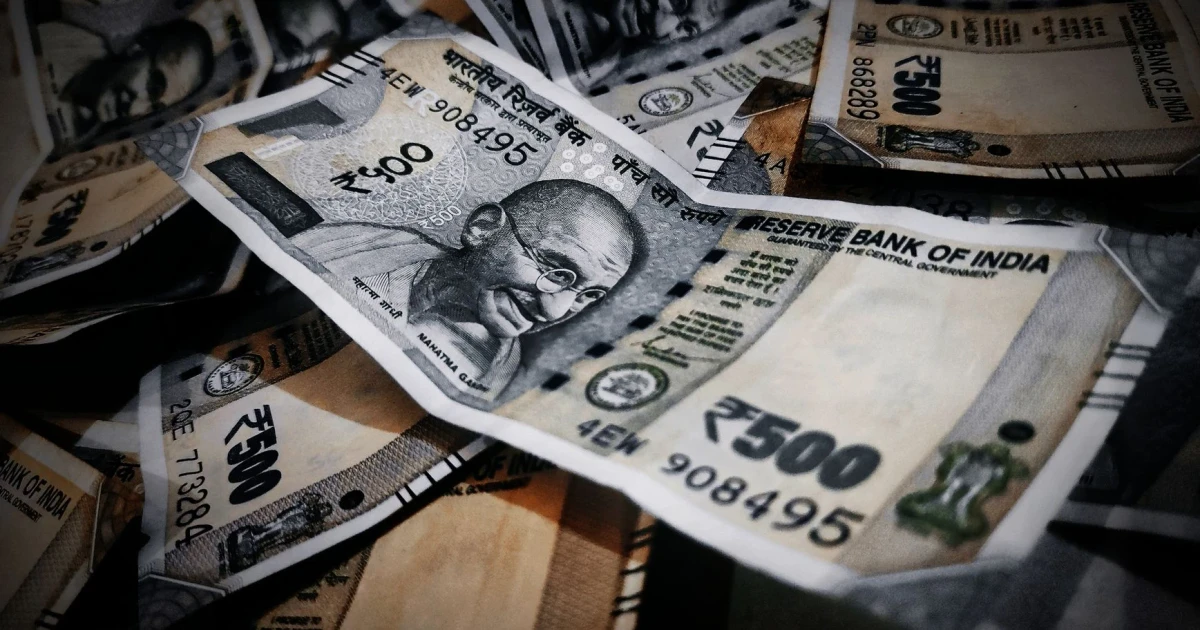 Rupee hits six-week high as exporters, oil boost currency