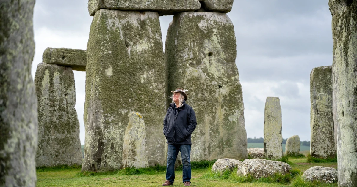 Archaeologists find possible earliest solstice site near Stonehenge