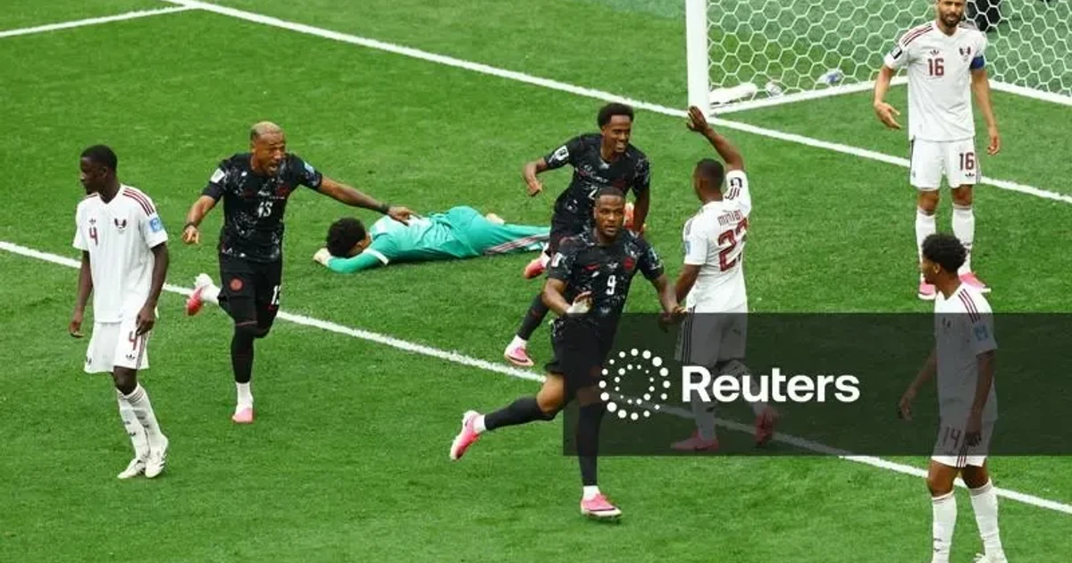 Larin scores early as Canada leads Qatar in World Cup clash