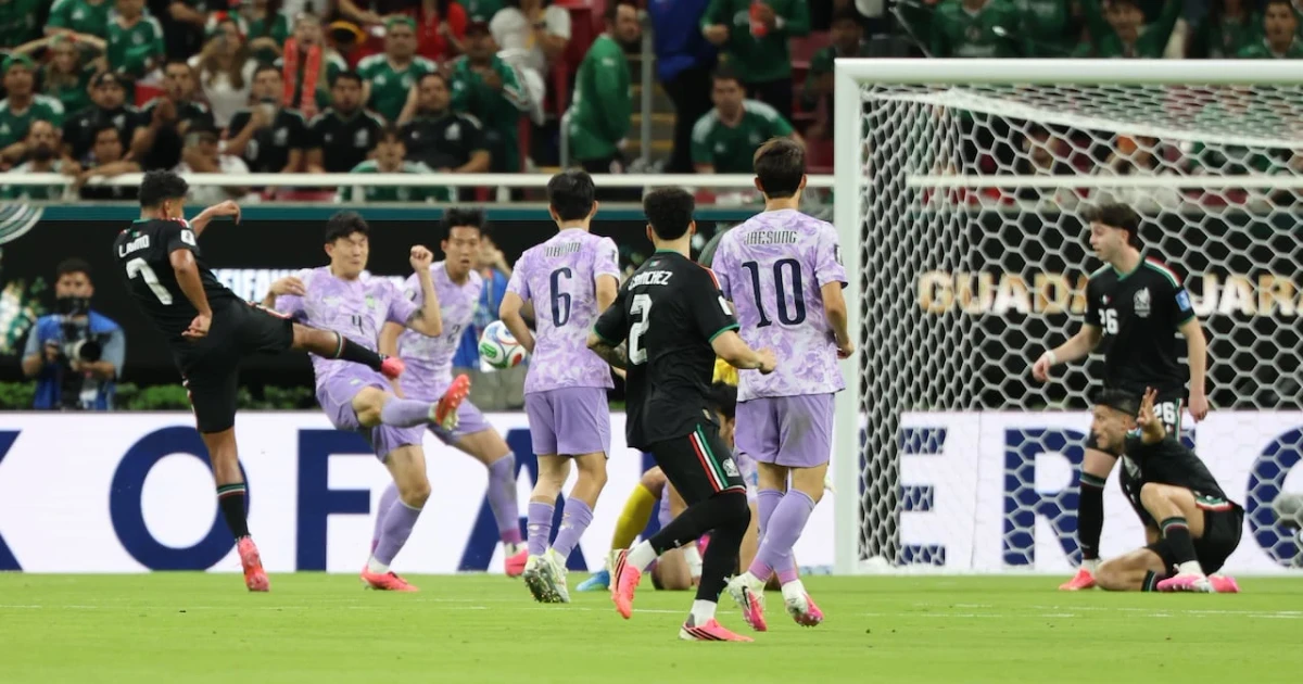 Luis Romo scores as Mexico beats South Korea to lead Group A