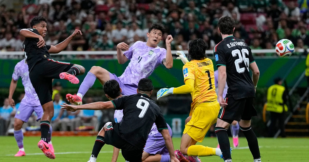 Mexico tops South Korea in World Cup group stage thriller