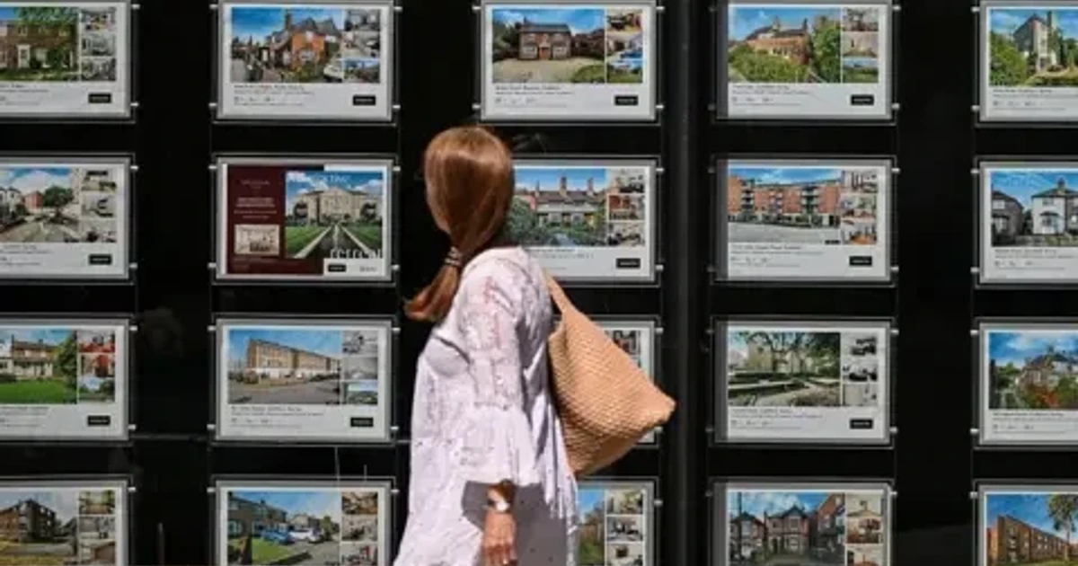UK plans faster home sales with earlier binding agreements