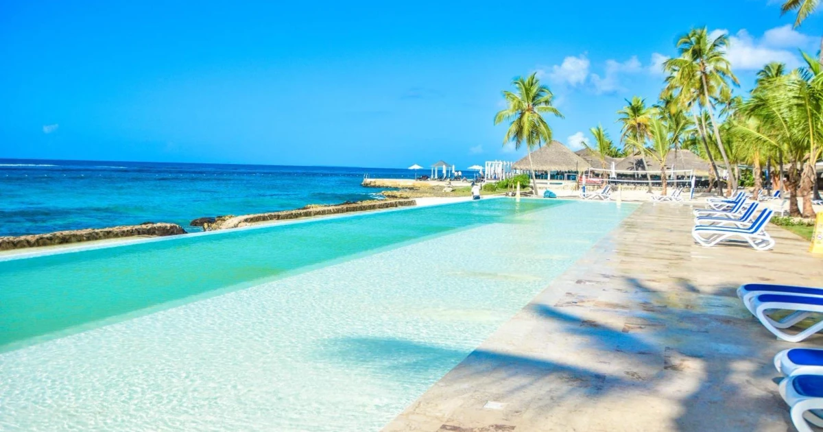 Fire kills one, forces evacuation of Dominican Republic beach resort