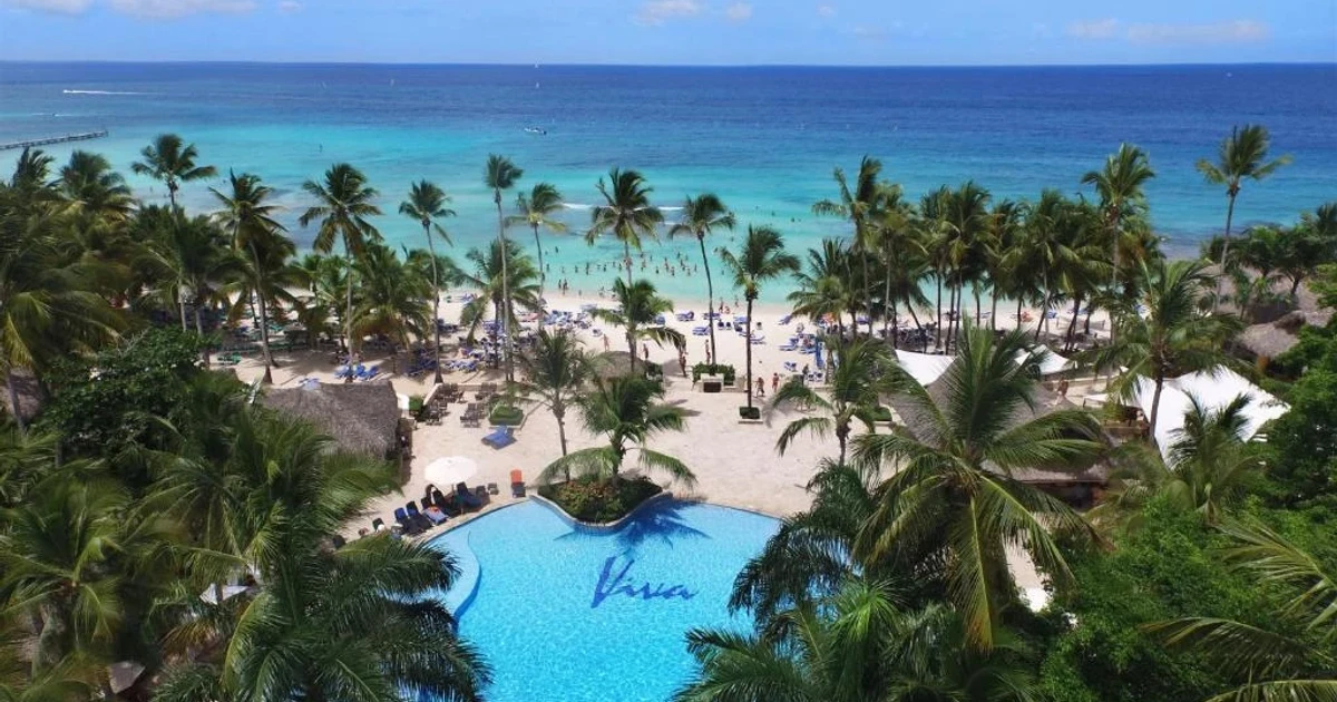 Woman killed, 1,700 evacuated in Dominican Republic beach hotel fire
