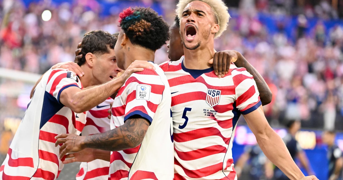 U.S. men advance in World Cup as deadly London train crash kills one