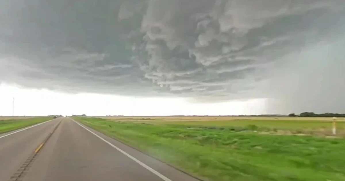 Severe storms, flash flooding and heat threaten holiday travel across US