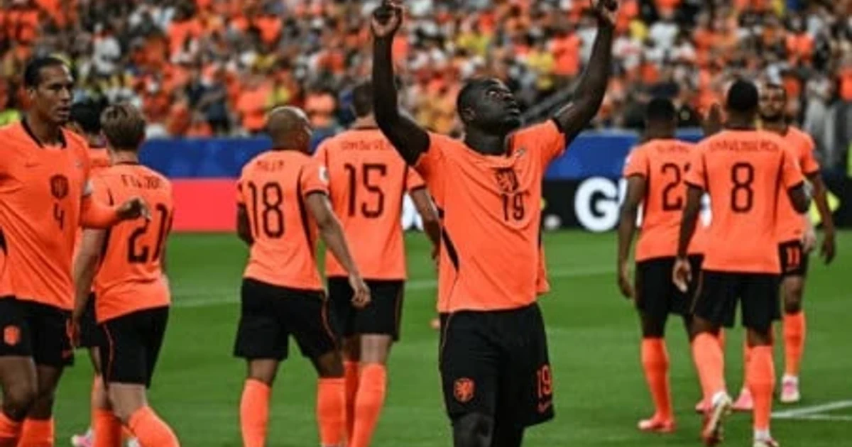 Netherlands rout Sweden 5-1 to top World Cup Group F