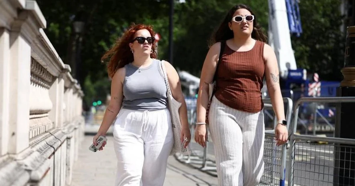 UK heat warning extends to Thursday as temperatures near 38C