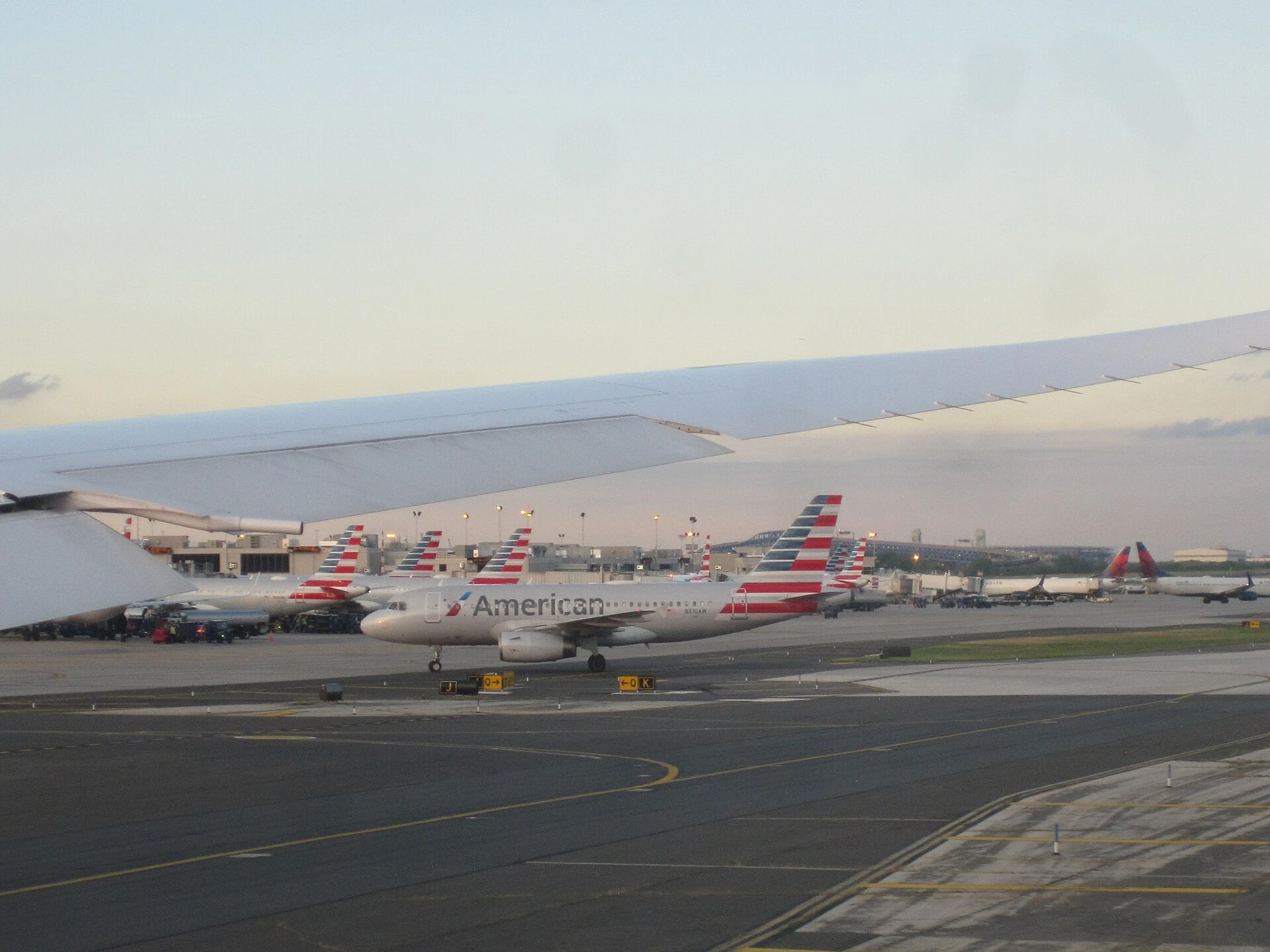 American Airlines — Wikimedia Commons