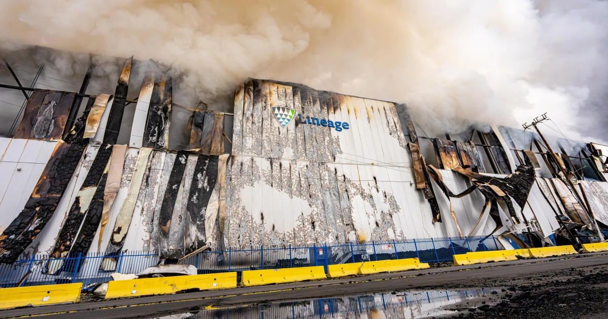 Massive Boyle Heights warehouse fire keeps smoke spreading across Los Angeles