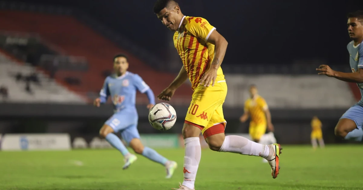 Araújo scores late equalizer as Uruguay draws Cabo Verde 2-2
