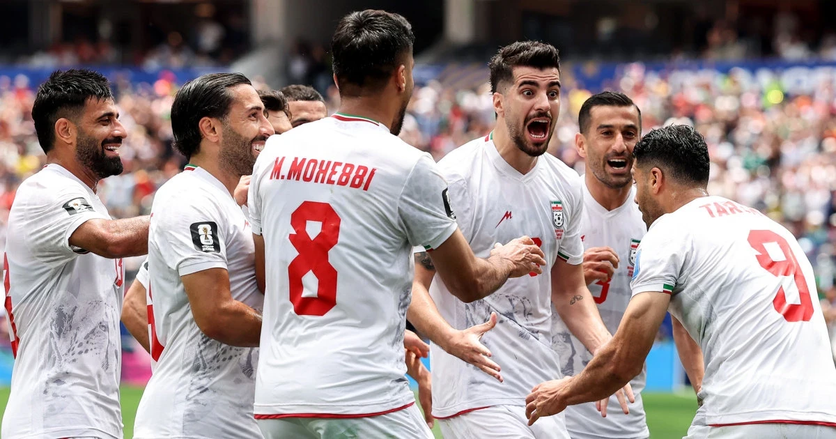 Iran chases first World Cup knockout berth amid travel restrictions