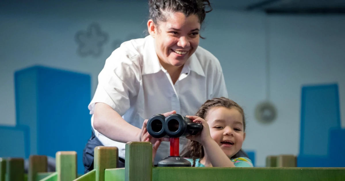 New York City reunites incarcerated fathers with children at museum visits