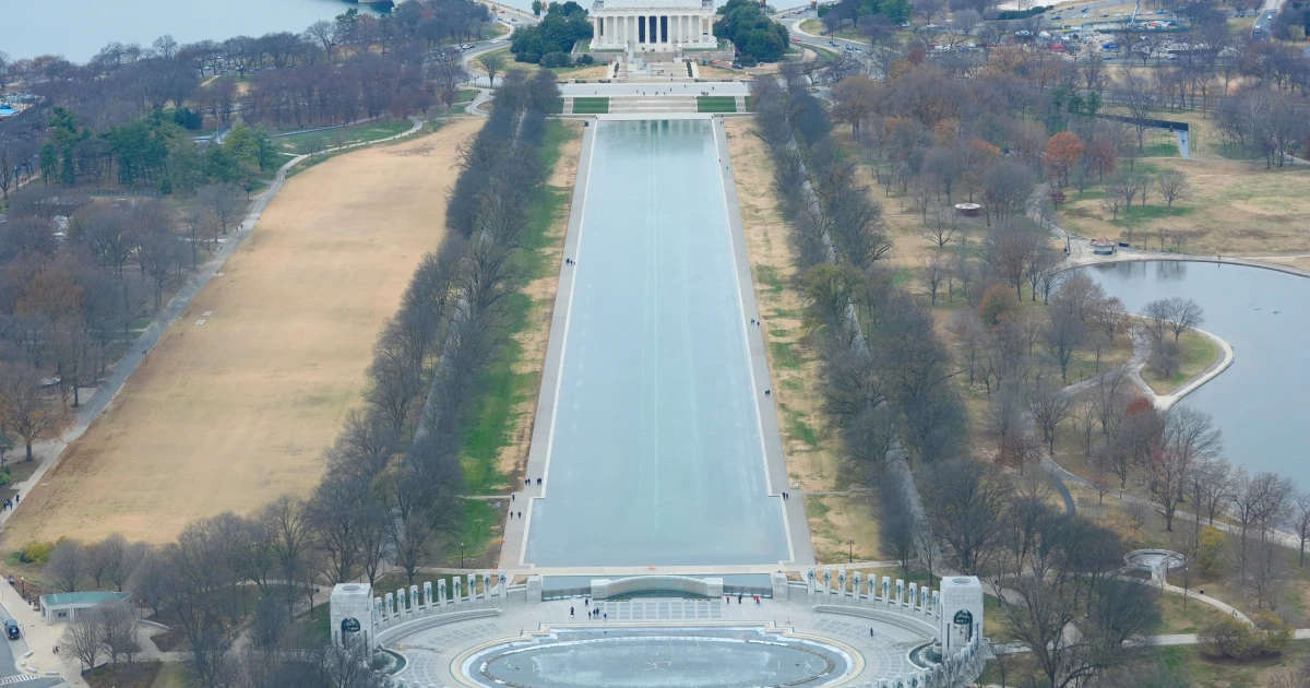 Trump says Reflecting Pool repairs will begin immediately after inspection