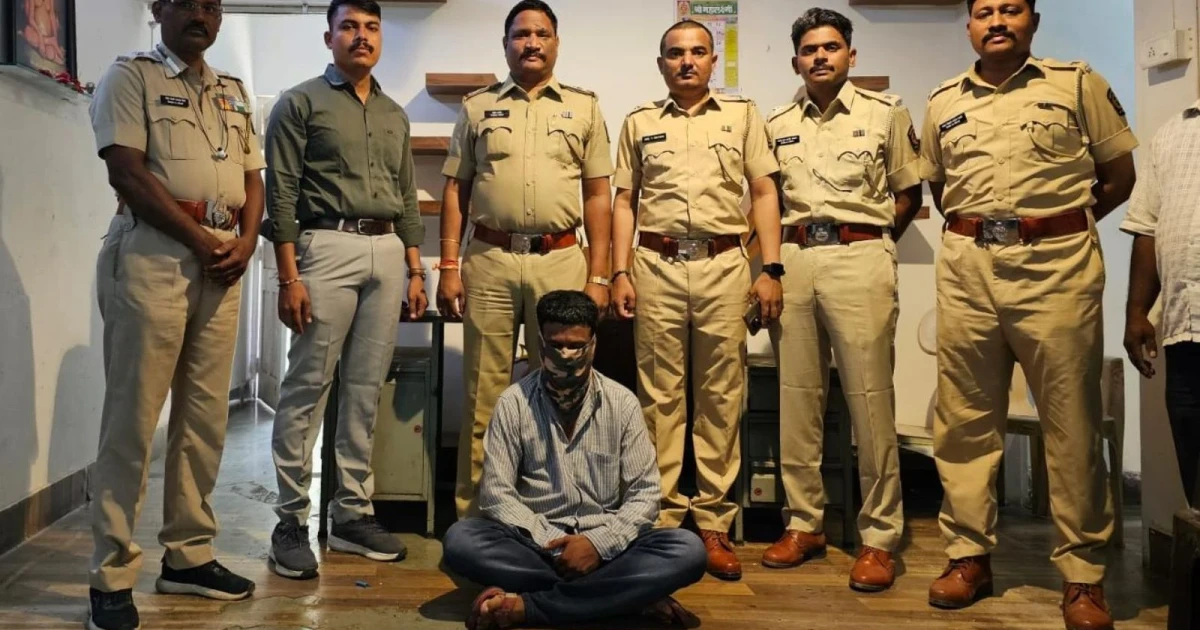 Maharashtra forest officials arrest man with monitor lizard part near Pune