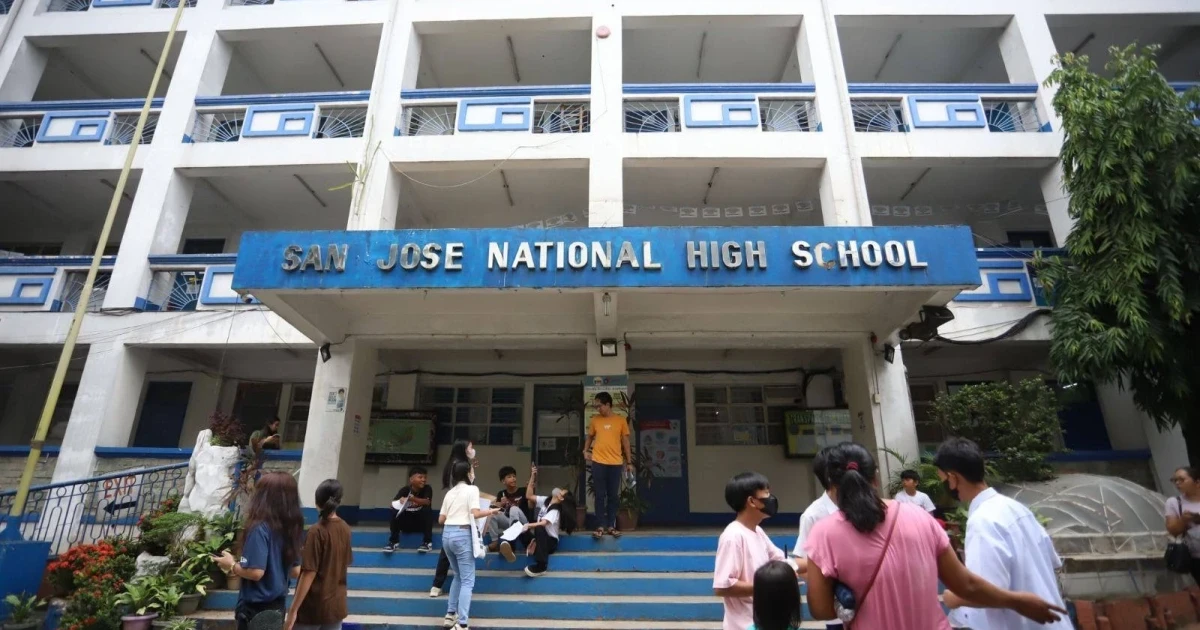 Two grade 9 students kill three in Tacloban school shooting