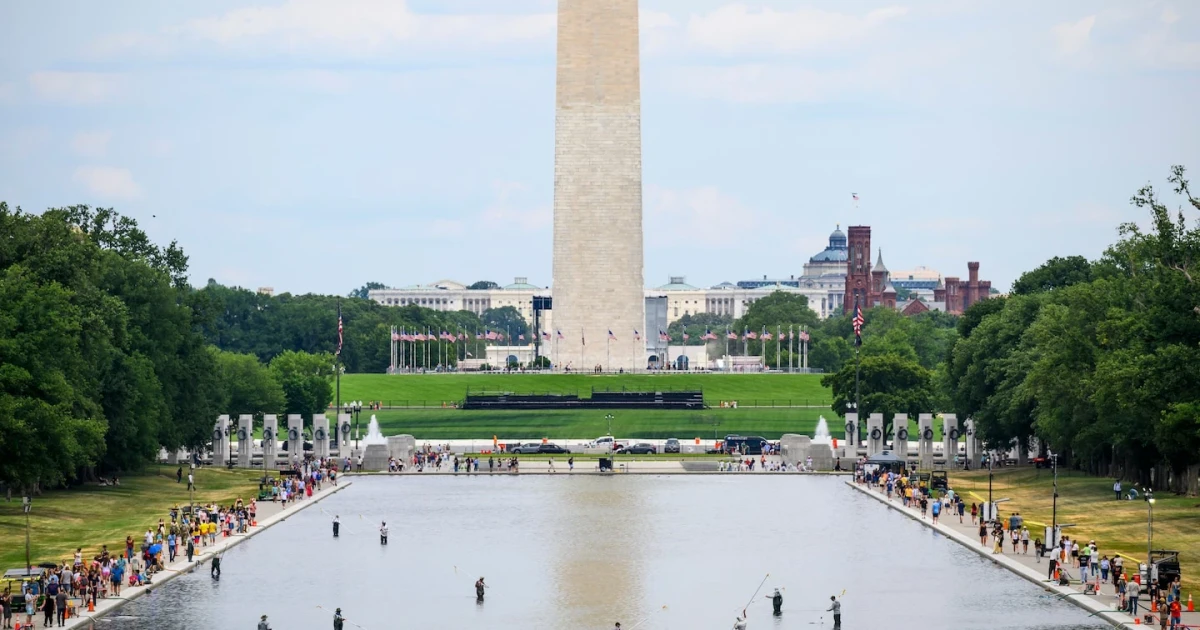 Arrests follow vandalism and renovation problems at Lincoln Memorial Reflecting Pool