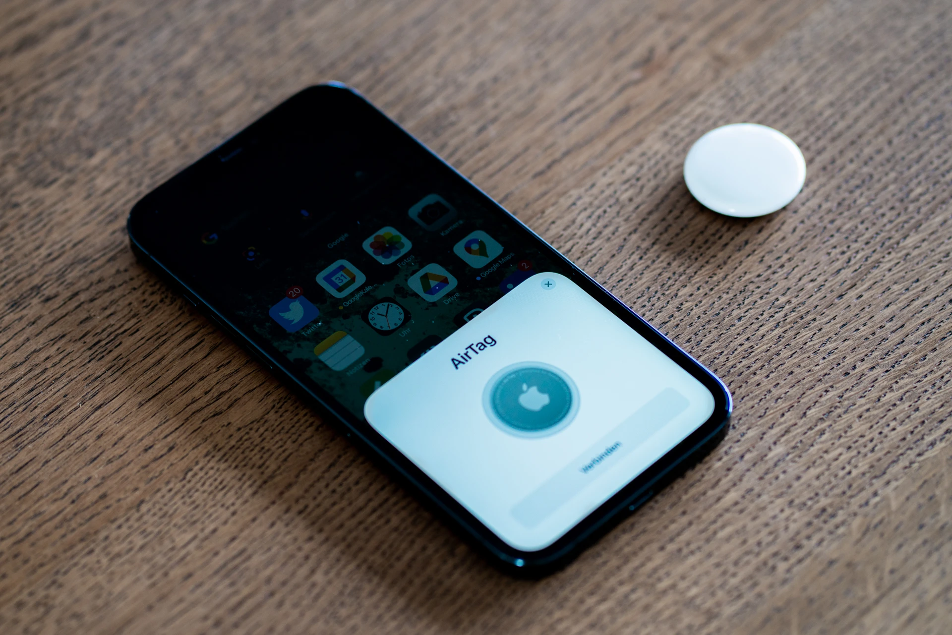 Apple AirTags — Wikimedia Commons