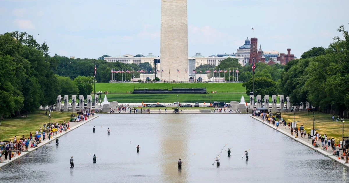 Five arrested after vandalism at Lincoln Memorial Reflecting Pool