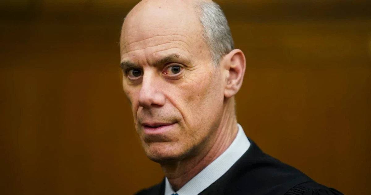 Appeals court to hear contempt fight over Trump deportation flights